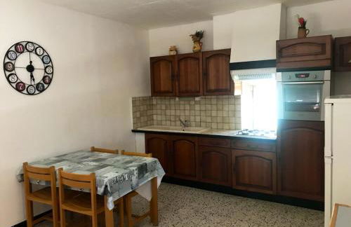 Location chaleureuse à Orgnac-l'Aven avec piscine partagée - Foto 26