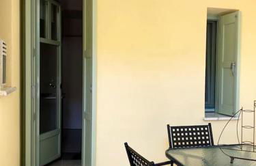 Διαμέρισμα σε ανακαινισμένο αρχοντικό 19ου αιώνα, κέντρο Μύρινας - Photo 27