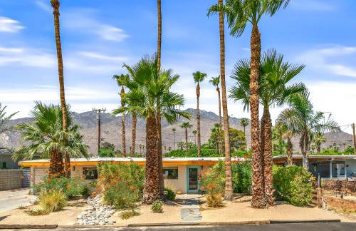 Palm Springs Home with a Resort Style Backyard -Joy pool hot tub views - Foto 14