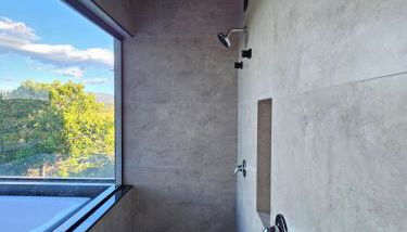 Khaya Chalés - Chalés de Luxo na Serra para Casais com Hidro - Foto 2, Shower