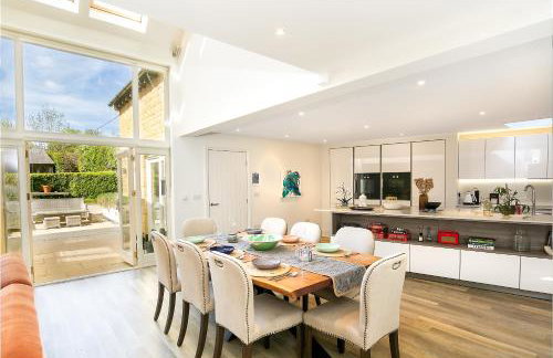 Field House - Stunning 3 Bedroom Home in Kingham! - Photo 21