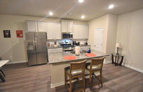 Stay in a brand new townhome in Winder! - Foto 12