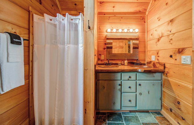 Gorgeous & Secluded 3 BDR Cabin in Mineral Bluff! - Foto 25