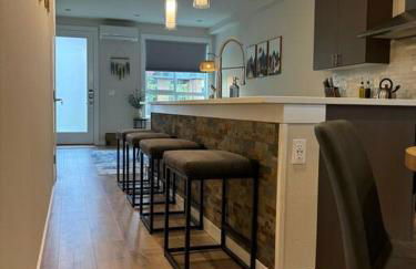 Haven at Greenbridge Close to Airport and Downtown - Foto 30