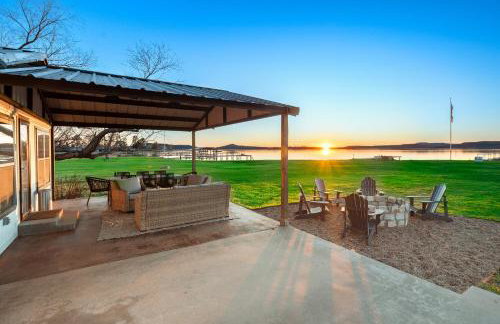 Lakefront Gem with Hot Tub and Game Room in Graford - Foto 30