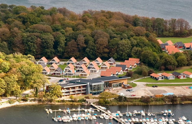 6 Person Holiday Home on a Holiday Park in Grasten - Foto 1