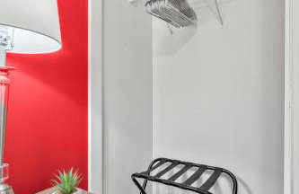 Cozy DT Bellevue Apt | Fast Wi-Fi & Free Parking - Foto 40