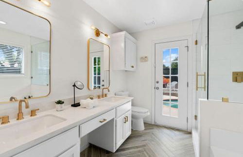 High End Design Home with Pool & Hot Tub Gameroom - Foto 12