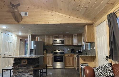 Creekside 3 bedroom 2 bath cabin on private creek - Foto 3