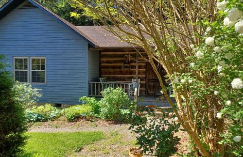 Restored1850s log cabin, with gazebo and gardens! 1 mile to downtown Weaverville - Foto 53