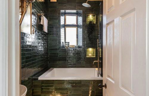 The Wellington - style, charm and sea views, close to town and beach - Foto 19