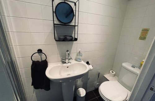 Victorian red-brick home in picturesque market town - Photo 35