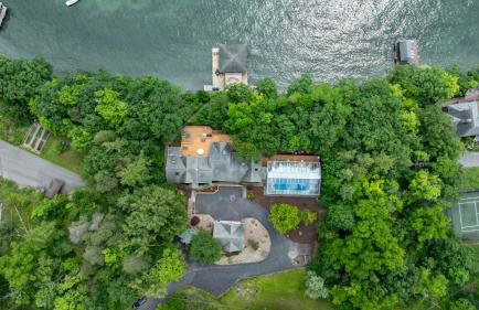 Lake house w/ indr pool and jacuzzi - Foto 1