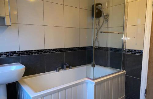 Spacious 3 bedroom House in Sheffield - Photo 19