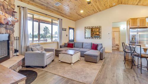 Hike and Snow Play! Overgaard Home with Fireplace - Foto 5