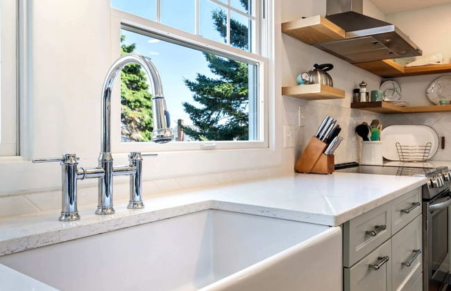 Beachwood Getaway Sleeps 10! - Photo 15