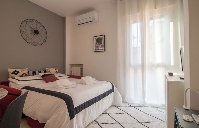 Grey House - Photo 1