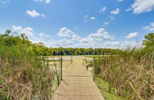 Private Lakefront Cabin with Hot Tub, Deck and Views - Foto 35