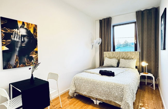Cozy 3BR Apt with Garden Sleeps 10 - Foto 62