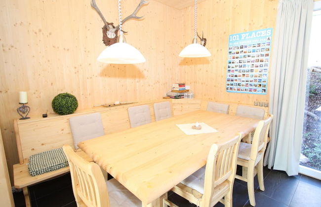 Lavish Wooded Chalet with Sauna & Hot Tub in Hohentauern - Photo 15