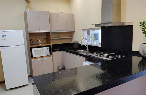 Casa com PiSCiNa, BaNHeiRa e A/C- Centro de Joinville - Foto 34