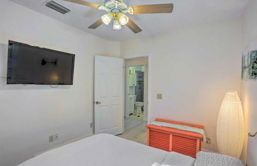 Lovely Cottage Near Downtown Stuart and Beaches - Photo 18