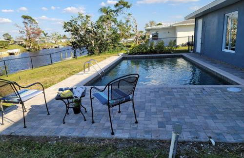 Relaxing canal front 2 BR pool home in North Port - Pineapple Way - Foto 33
