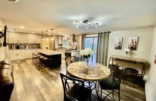 [4-BR/Sleeps 12] Family & Friends Home in Indiana - Foto 18