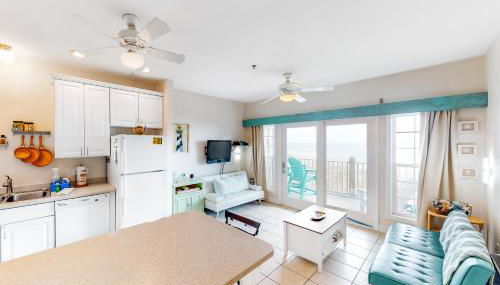 Oceanfront, dog-friendly condo with ocean view, pool & central AC - Foto 2