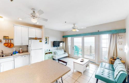 Oceanfront, dog-friendly condo with ocean view, pool & central AC - Foto 2