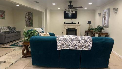 Entire Apartment Suite family singles Couples Nurses dinners business meetings - Photo 1
