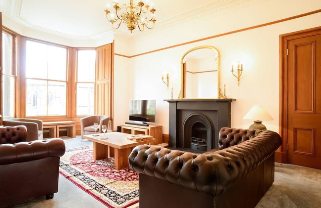 JOIVY 5 Bedroom Apt Near Meadows & George Square - Foto 89