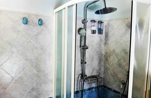 Casa Happy - La mansarda del sorriso con parcheggio privato a Valcorrente - Foto 55