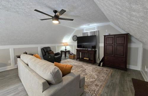 Cozy 5BR Family Retreat Firepit Games Patio - Foto 39