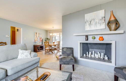 half Mi to Boat Launch Family Getaway in Menasha! - Foto 1