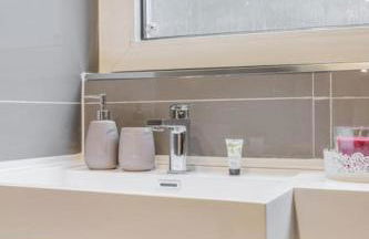 Lovely 2-Bedroom Condo With Balcony and Park View - Foto 22