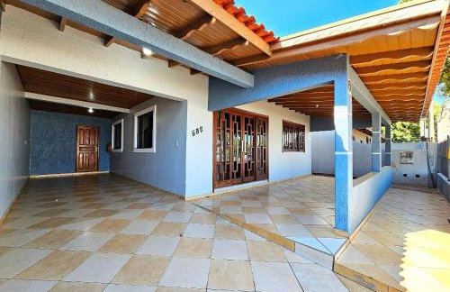 Casa Familiar Espaço Amplo com churrasqueira - Foto 1