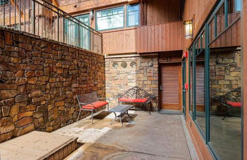 Fasching Haus Unit 12, Lower Level Deluxe Condo w/ Open Living Area & Gas Fireplace - Foto 18