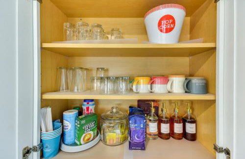 High Point Vacation Rental with Private Deck and Yard! - Foto 13