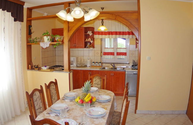 Peaceful Villa in Jursici With Private Pool - Foto 8