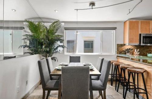 Stunning Oceanfront Boardwalk Condo - Spa, Steps2Beach, Parking & Fast Wifi! - Foto 32