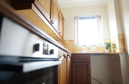 18PG Dreams Unlimited - Budget Flat w free parking - Slough Windsor Heathrow - Foto 26