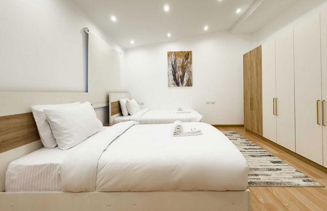 Xuru Stays I Posh & Panoramic 2bdr Rooftop 5 Min To Airport - Foto 2