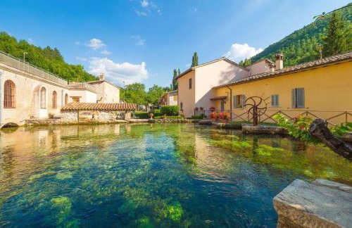 Locazione Turistica al Castello di Scopoli, situata tra Pale e Rasiglia sulla via Francigena a due passi da Sellano Foligno Assisi e Spoleto - Photo 14