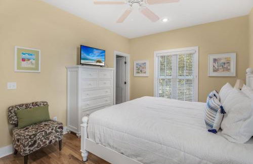 Beach Bungalow, 3 Min Walk to Beach, Golf Cart, 4 bikes, Wagon - Foto 7