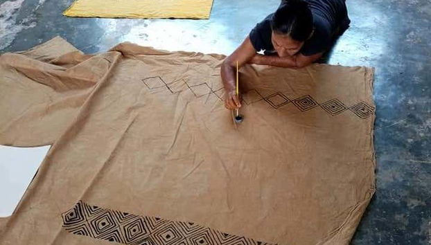 Desenhando no tecido