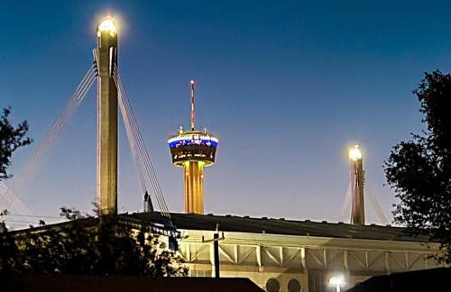 Welcoming home walkable to Steps of Alamodome & riverfront & near River Walk - Foto 22