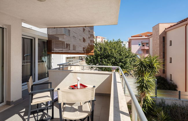 Modern apt With Terrace 4 min Walk to the Beach - Foto 1