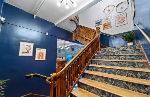 The Neon Elm Hotel - Foto 33