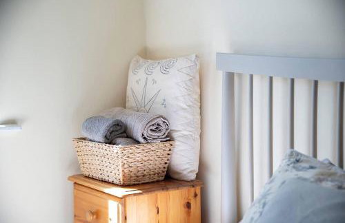 Cosy Milton Keynes Retreat with 2 Bedrooms - Photo 17